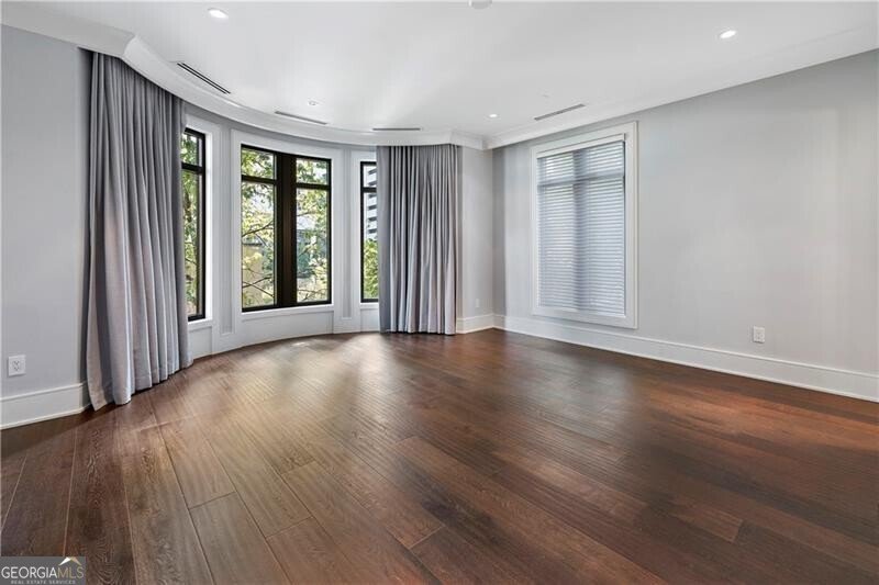 3376 3376 Peachtree Road Atlanta - 35