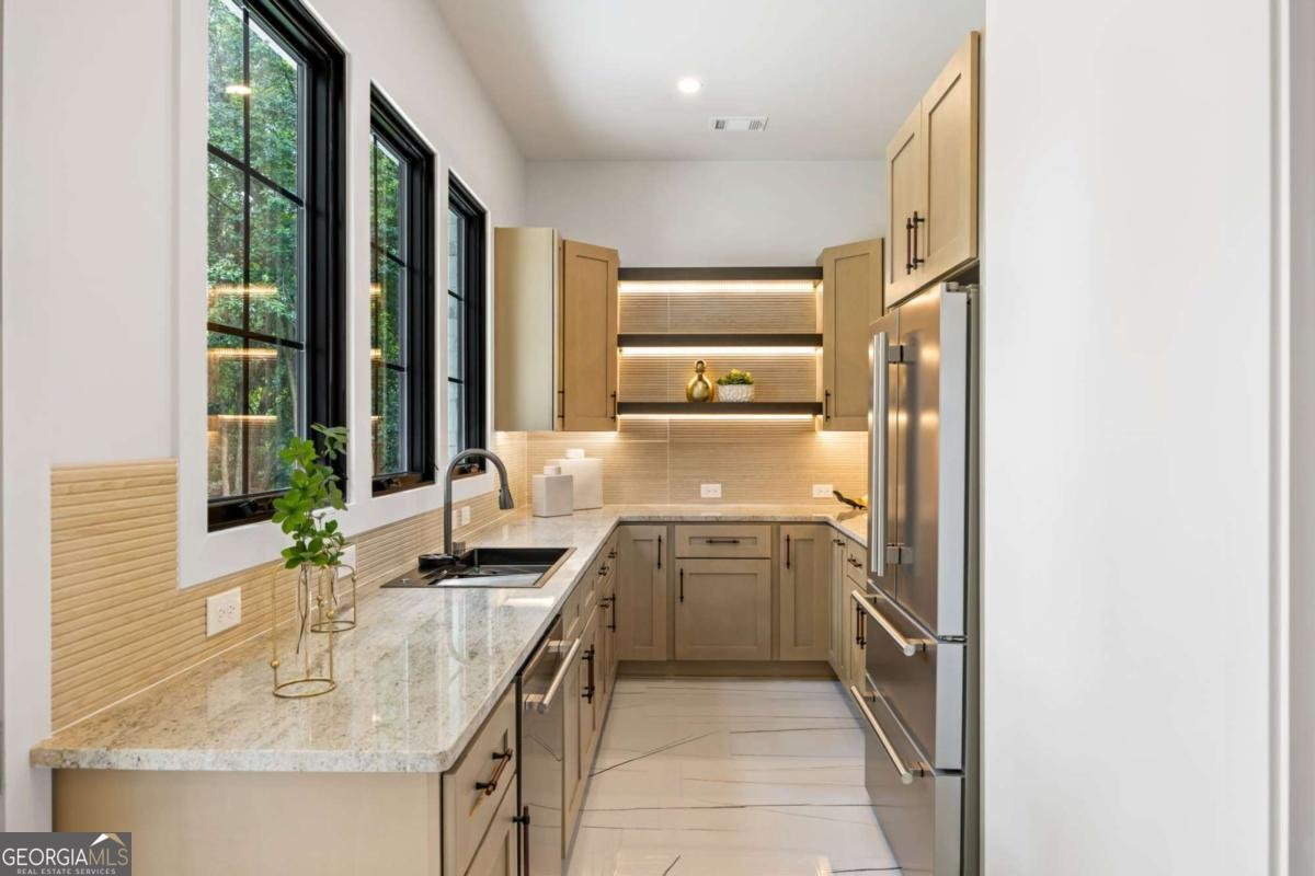 942 fairfield Drive Marietta - 23
