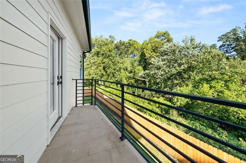 327 OHM Avondale Estates - 13