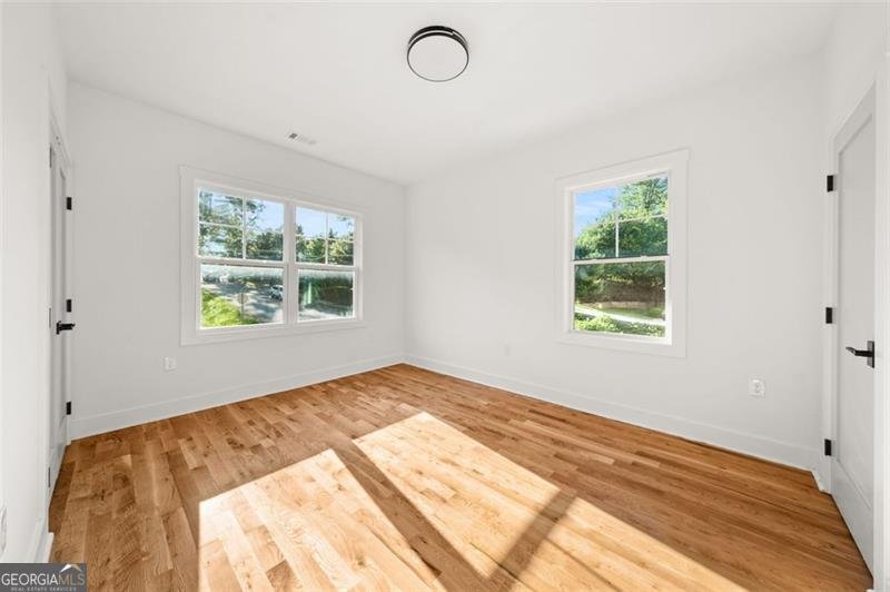 327 OHM Avondale Estates - 16
