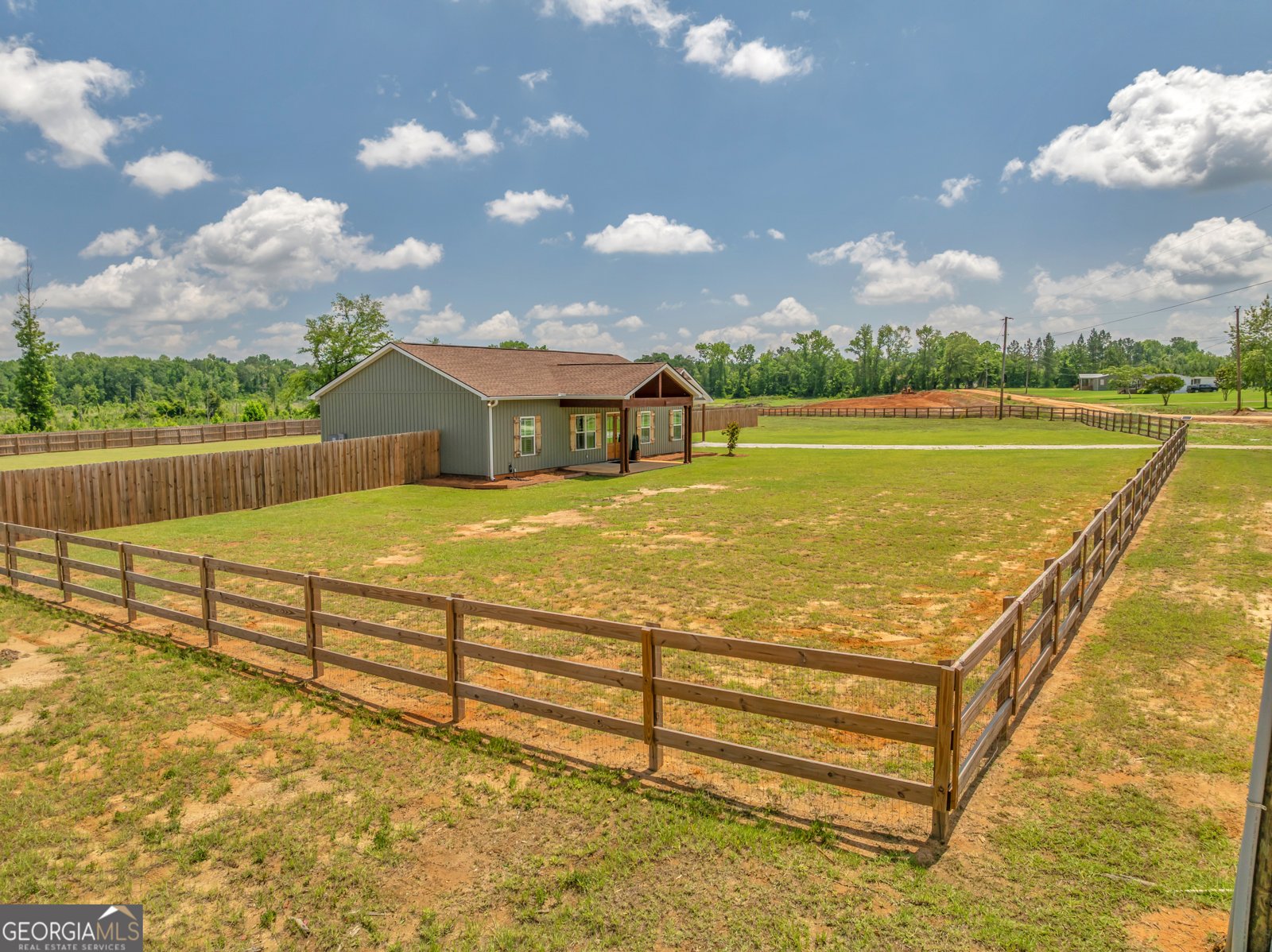 1354 Lakeway Road East Dublin - 2