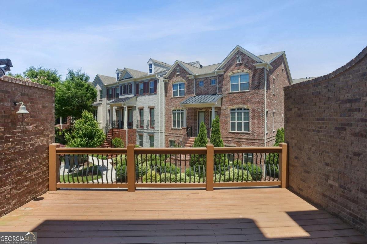 345 Alderwood Lane Sandy Springs - 10