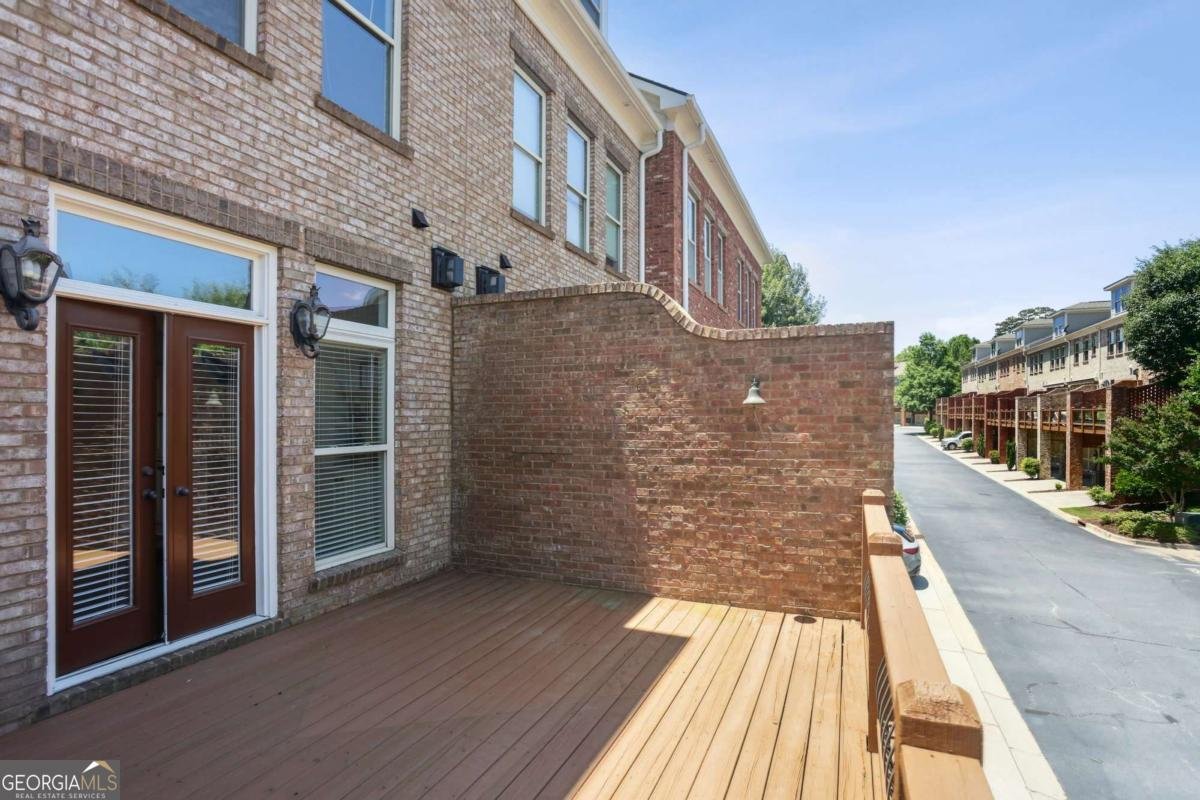 345 Alderwood Lane Sandy Springs - 11