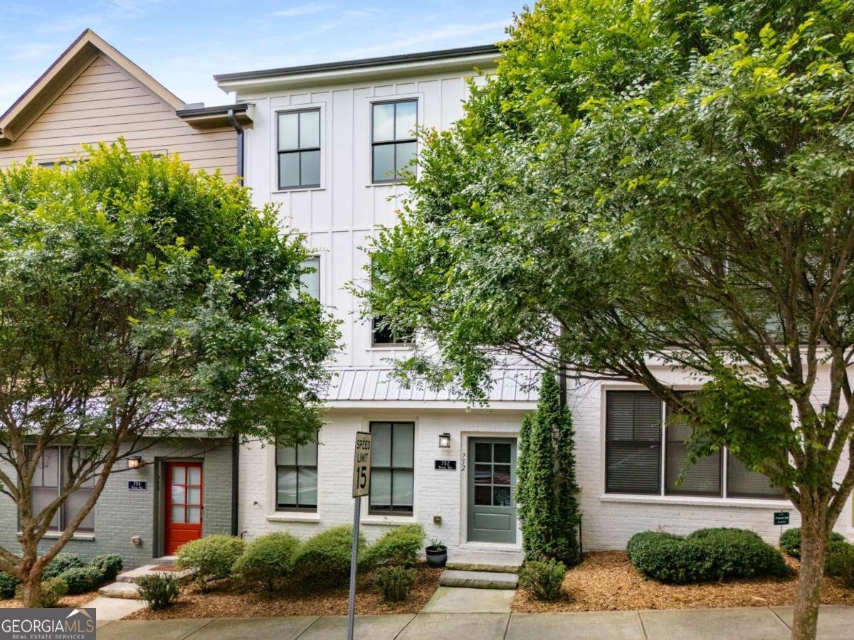 752 Winton Way Atlanta - 2