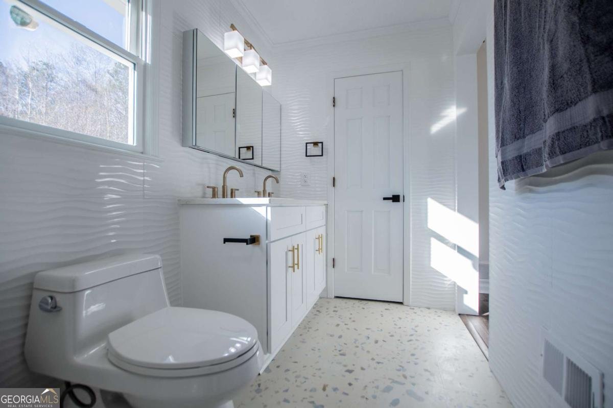 280 Hitchcock Road Dallas - 33