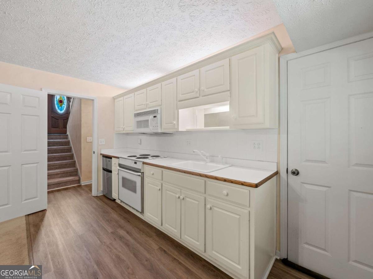 4654 Fox Forrest Drive Flowery Branch - 38