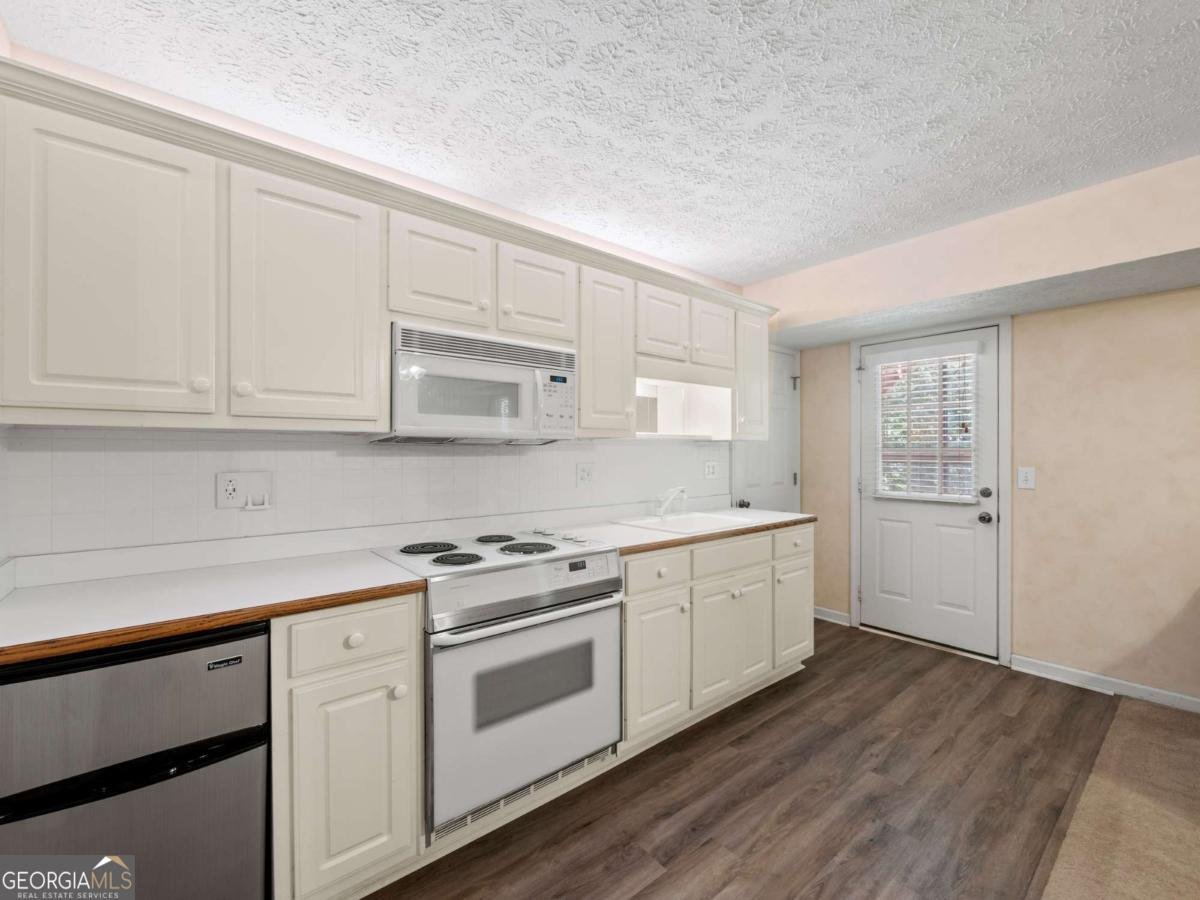 4654 Fox Forrest Drive Flowery Branch - 39