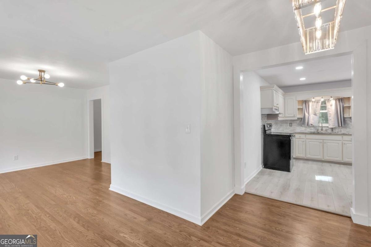 2773 Fairlane Drive Atlanta - 25