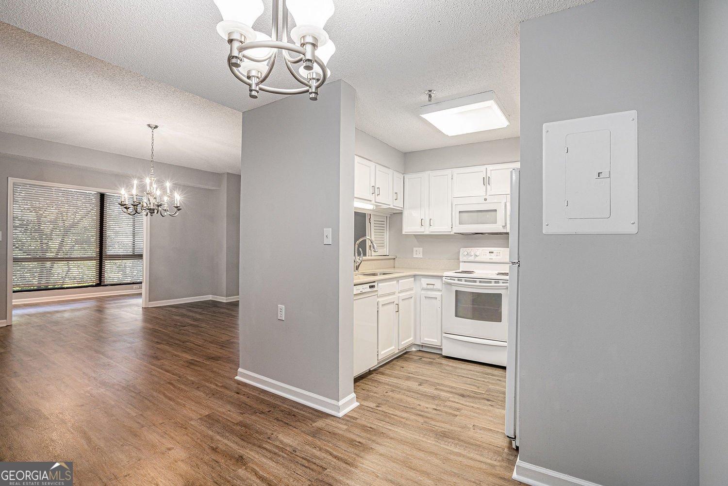 1800 Clairmont Lake Decatur - 13