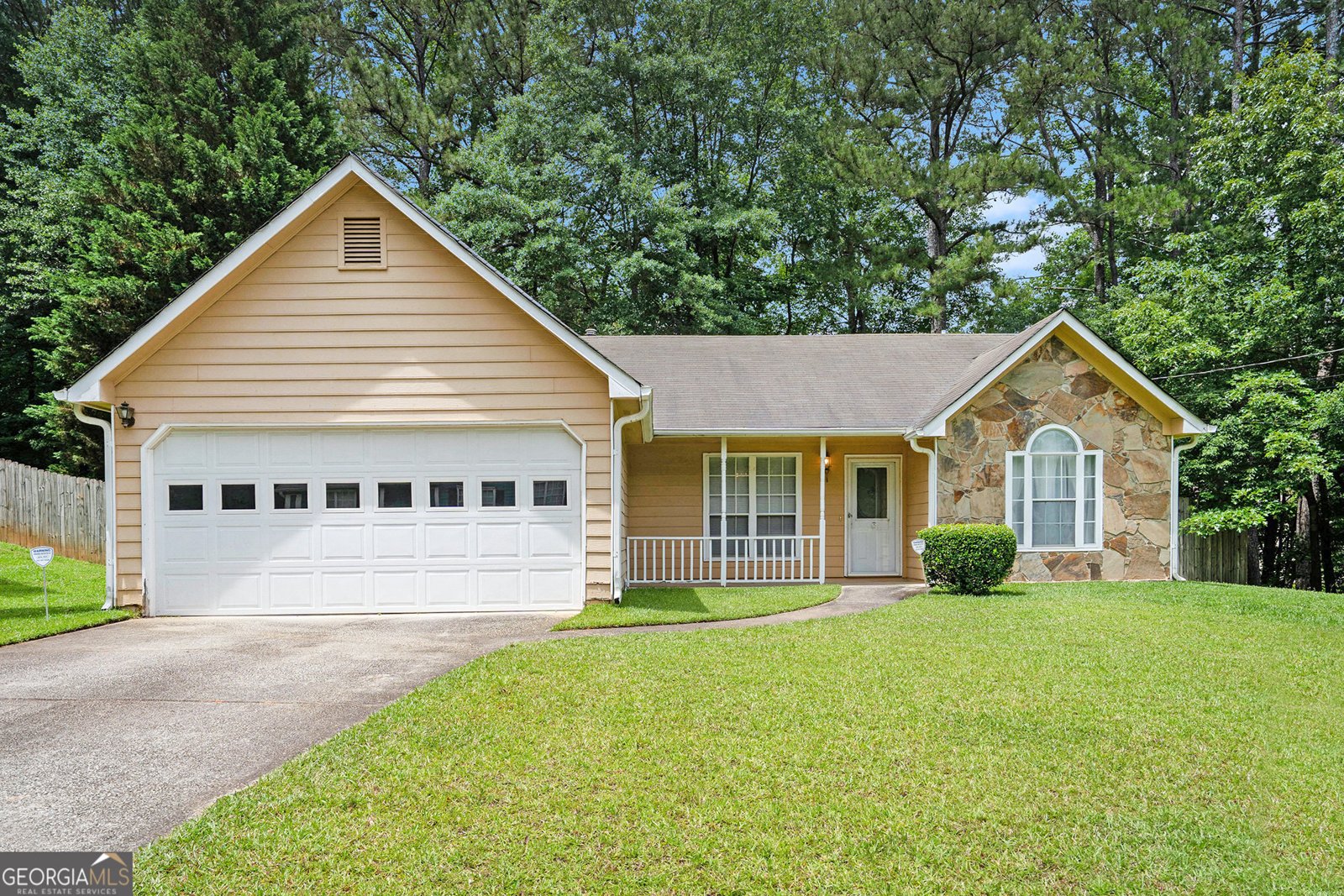 7847 Dogwood Way Douglasville - 1