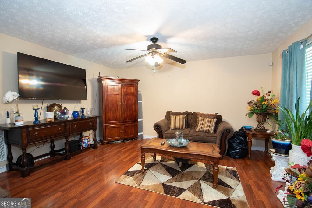 1346 Revelstoke Cove Riverdale - 4