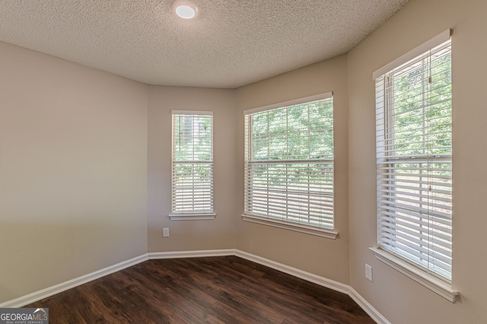 160 Goldleaf Drive Hampton - 18