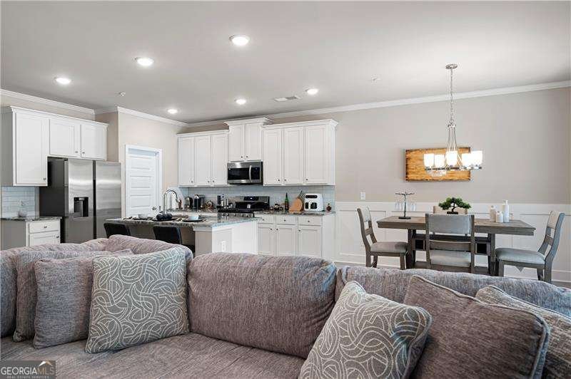 213 Yellowwood Way Woodstock - 10