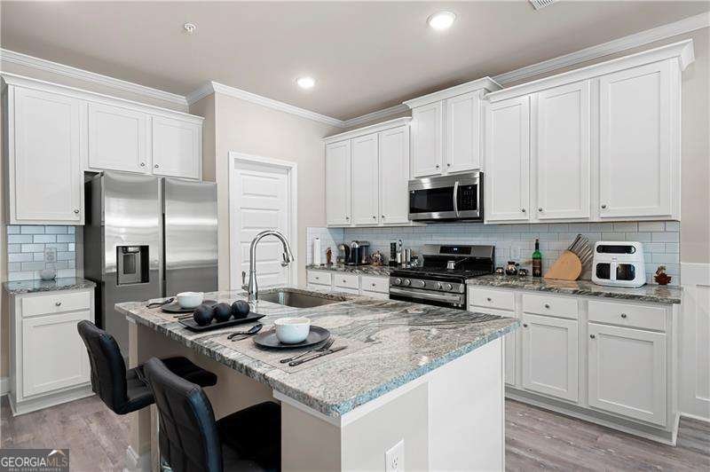 213 Yellowwood Way Woodstock - 3