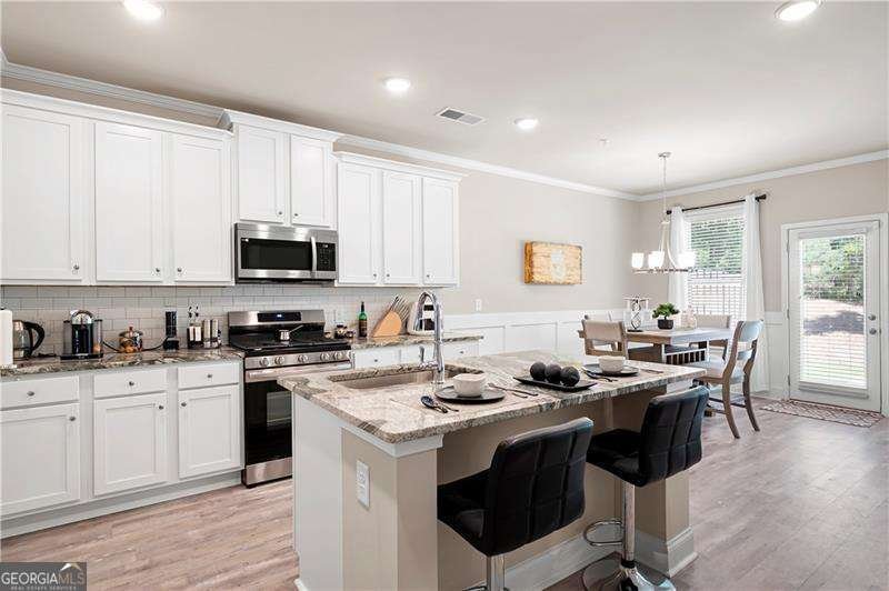 213 Yellowwood Way Woodstock - 4