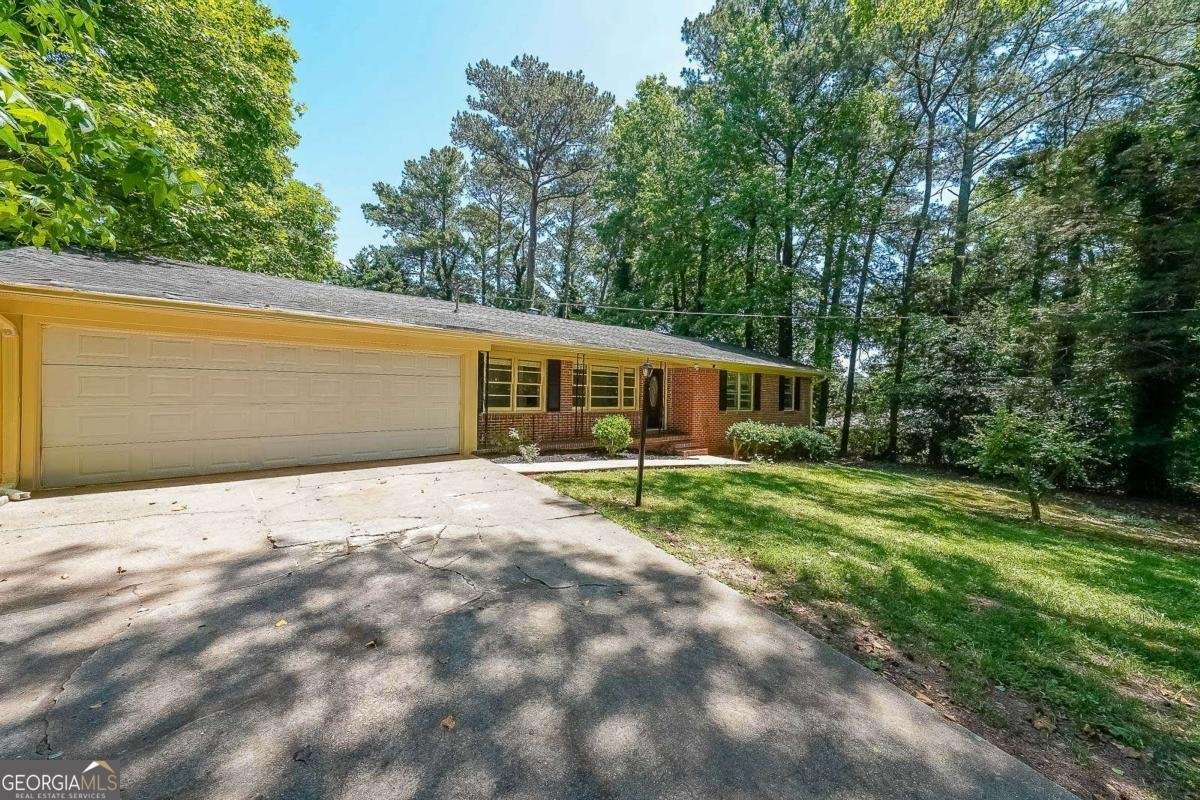 213 Linda Drive Tucker - 2