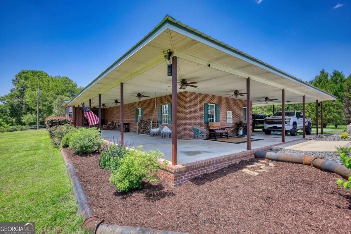 947 Bellhouse Road Macon - 43