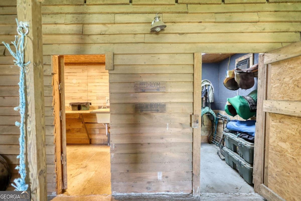 947 Bellhouse Road Macon - 76