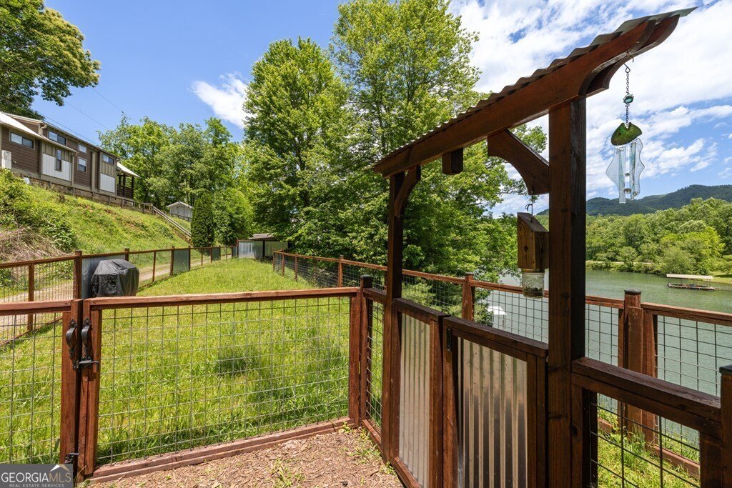 137 Kilmoore Lane Hayesville - 66