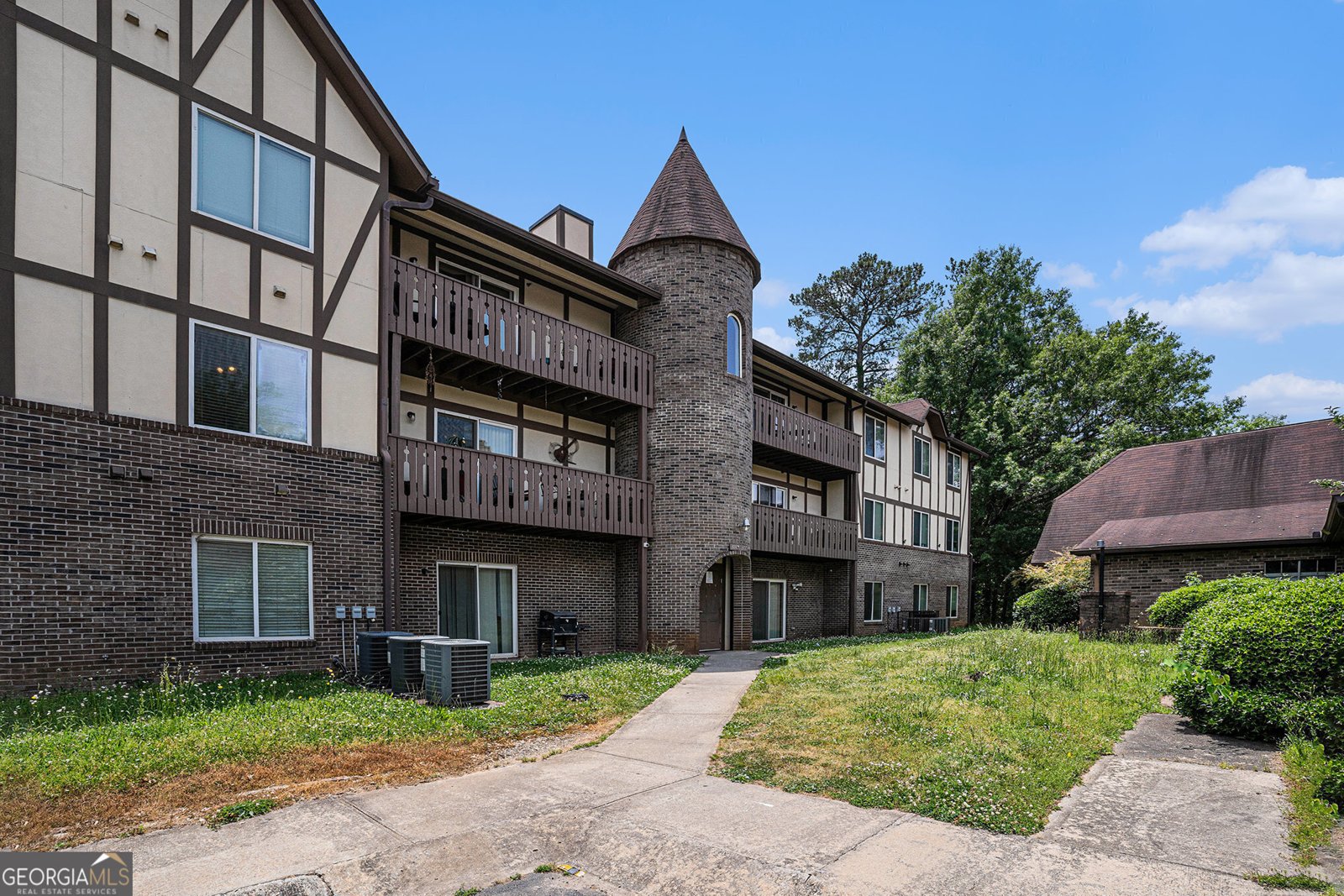 1017 Camelot Drive Atlanta - 1
