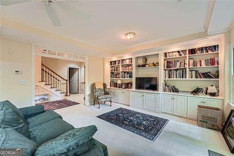 8470 Valemont Drive Atlanta - 17