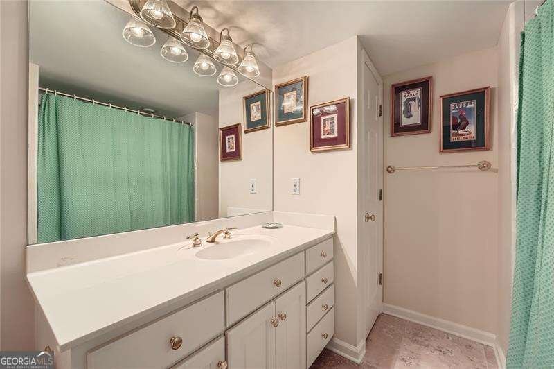8470 Valemont Drive Atlanta - 19