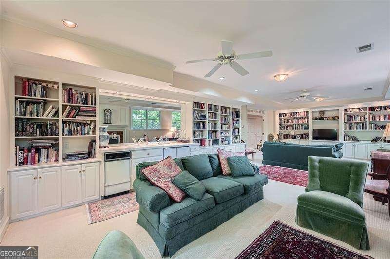 8470 Valemont Drive Atlanta - 20