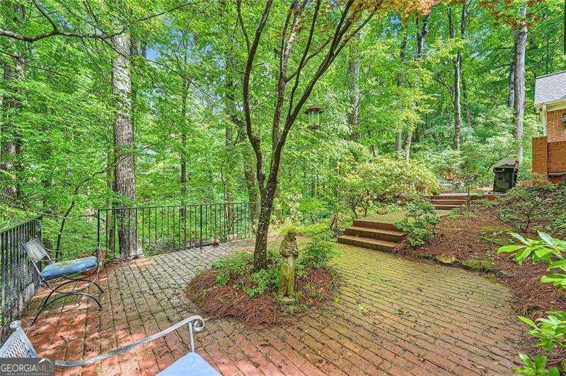8470 Valemont Drive Atlanta - 28