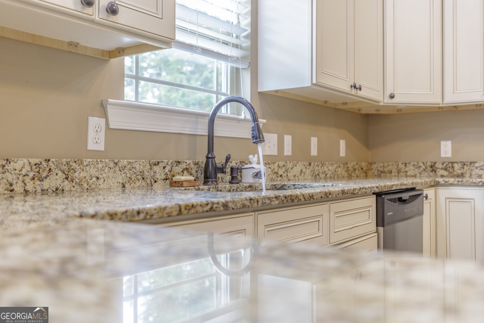 86 Pheonix Circle Rock Spring - 18