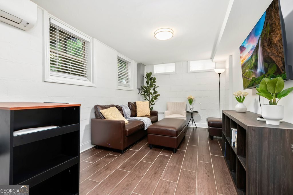 677 Holmes Street Atlanta - 16