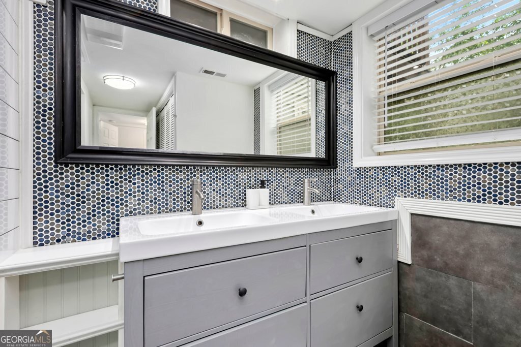677 Holmes Street Atlanta - 23