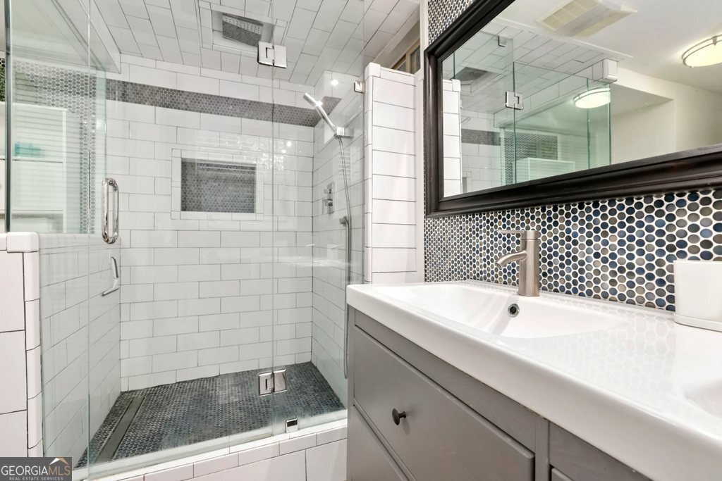 677 Holmes Street Atlanta - 24