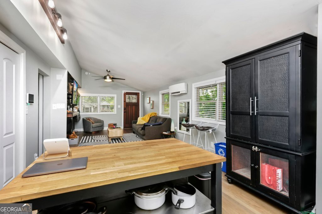 677 Holmes Street Atlanta - 8