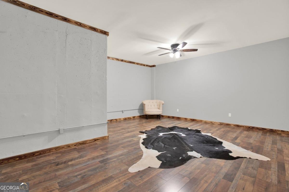 34 Laurel Way White - 37