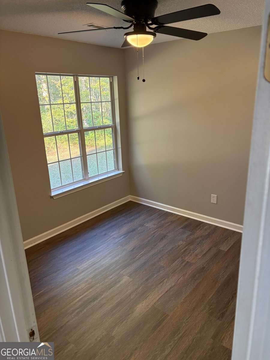 40 Wenham Lane Sharpsburg - 10