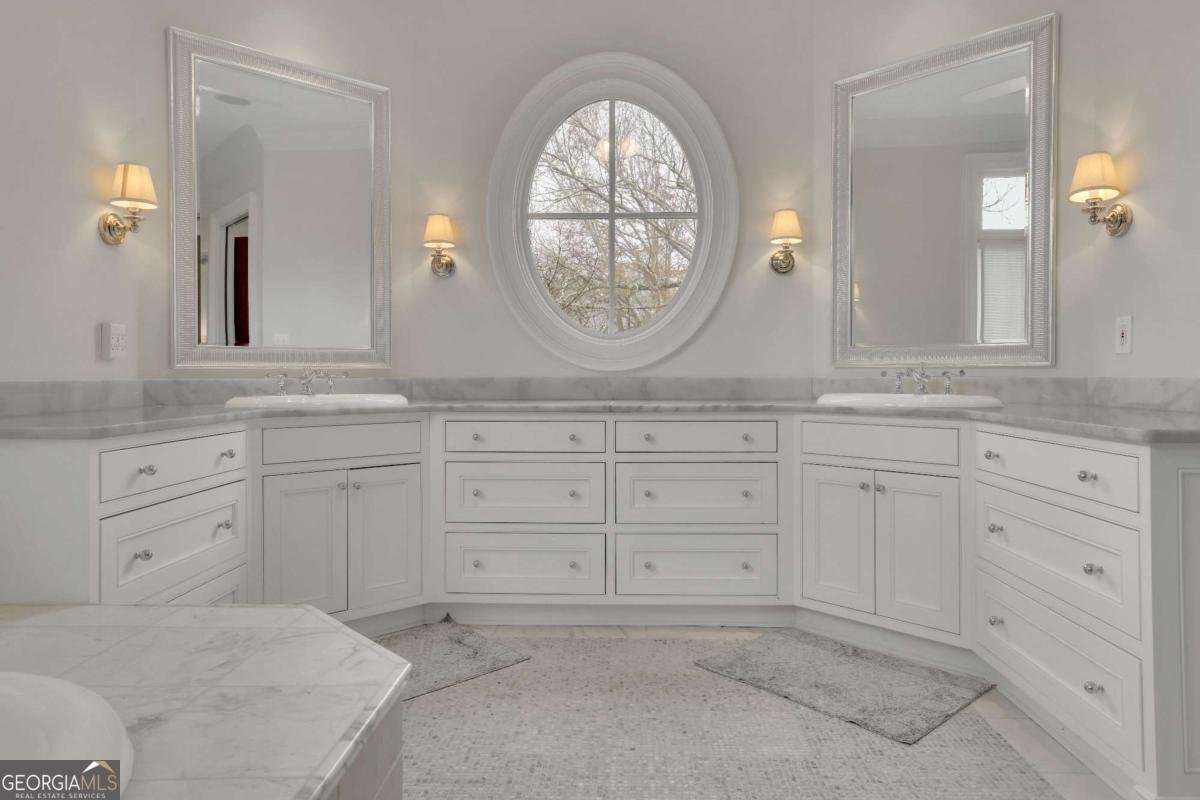 4084 Peachtree Dunwoody Road Atlanta - 24
