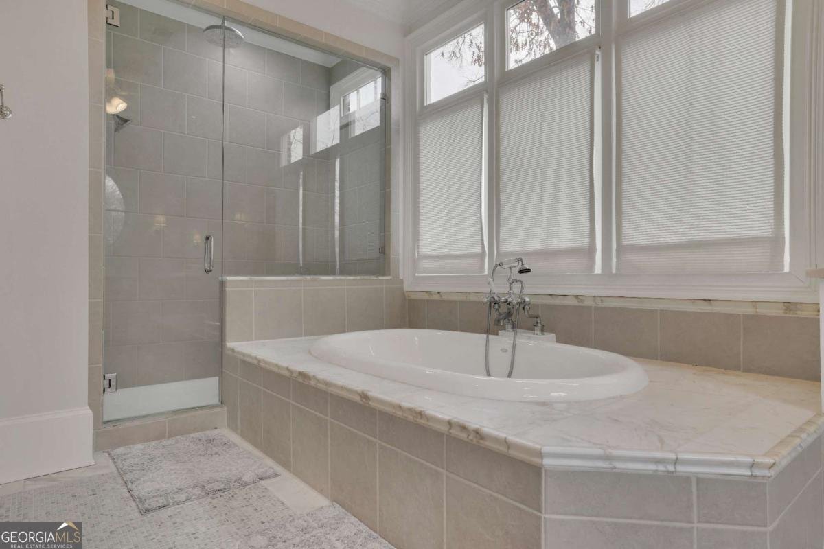 4084 Peachtree Dunwoody Road Atlanta - 25