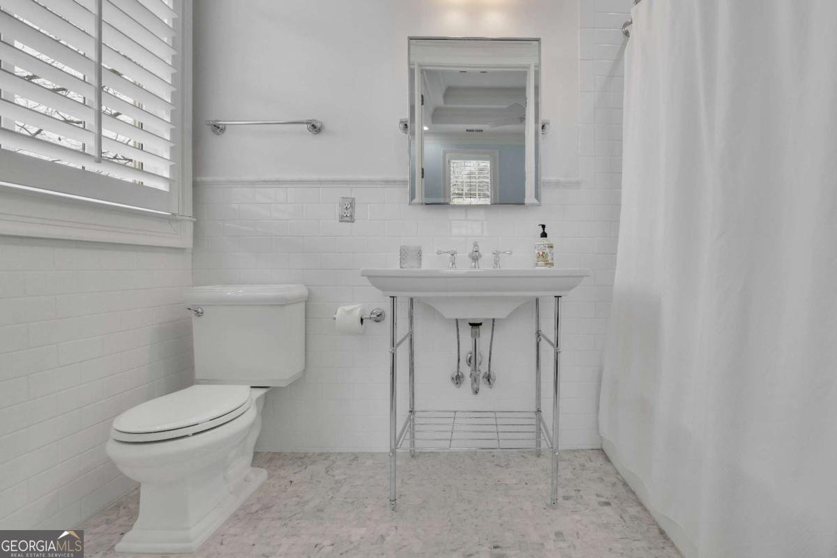 4084 Peachtree Dunwoody Road Atlanta - 28