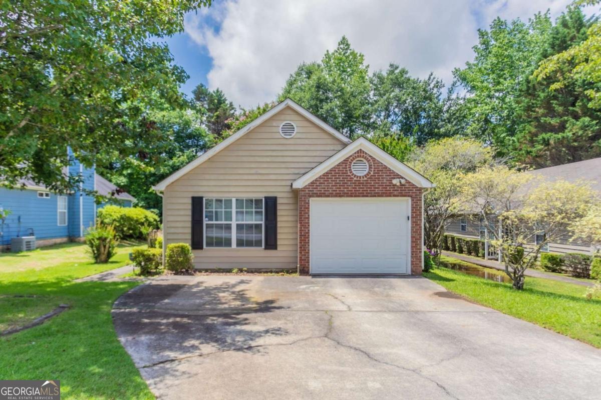 1321 Waterton Trail Douglasville - 1