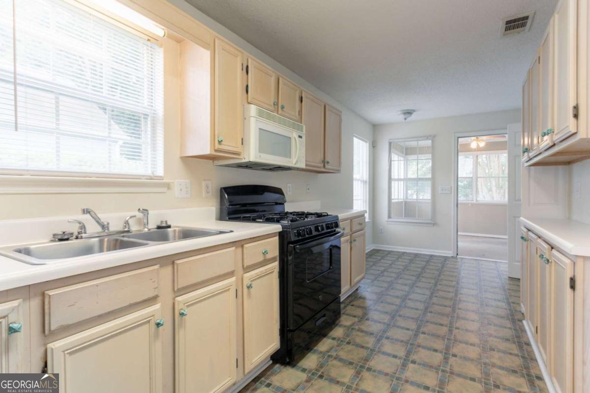 1321 Waterton Trail Douglasville - 13
