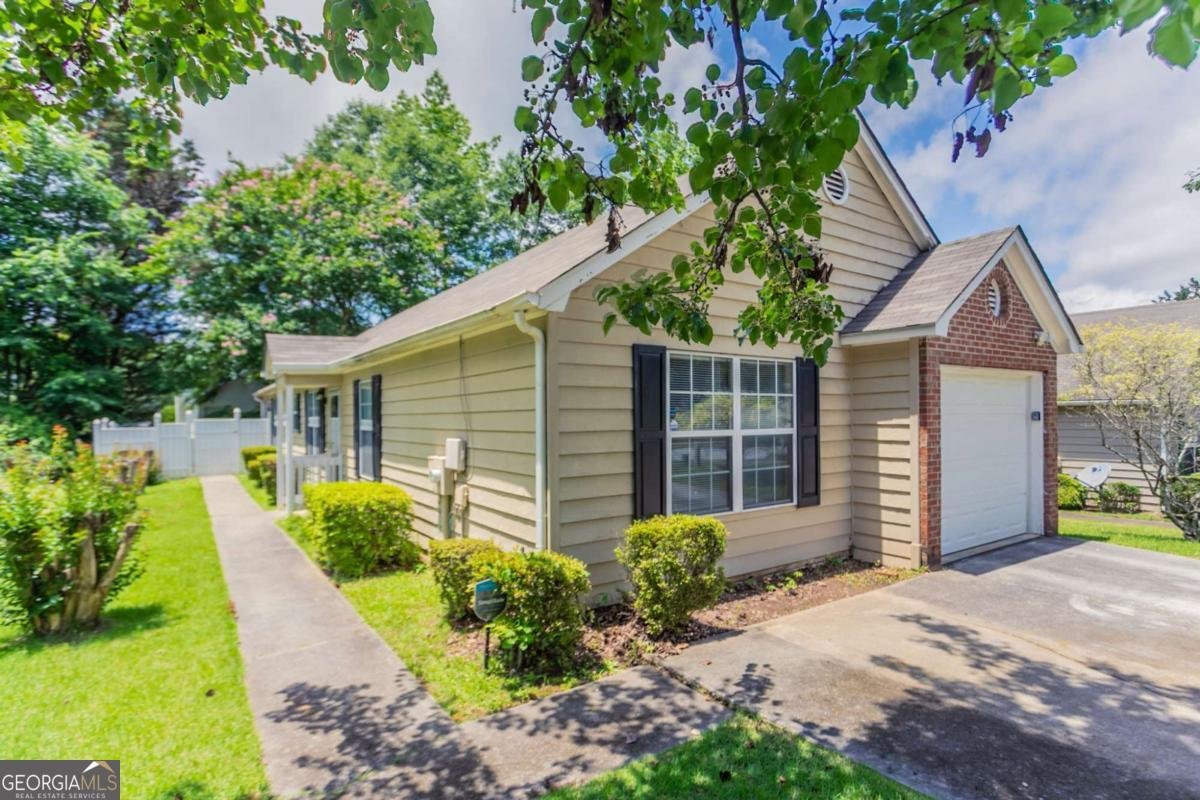 1321 Waterton Trail Douglasville - 3