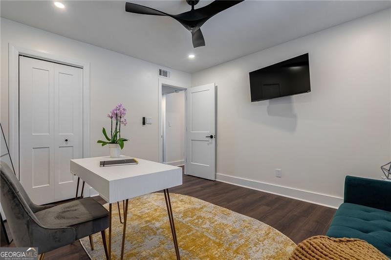 4282 Roswell Road Atlanta - 19