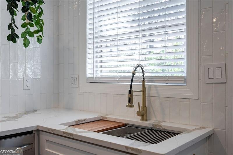 4282 Roswell Road Atlanta - 32