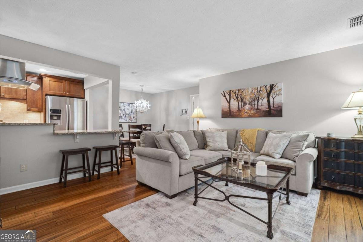 3408 Lake Pointe Circle Roswell - 2