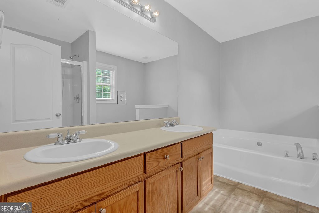 3946 Village Crossing Lane Ellenwood - 32