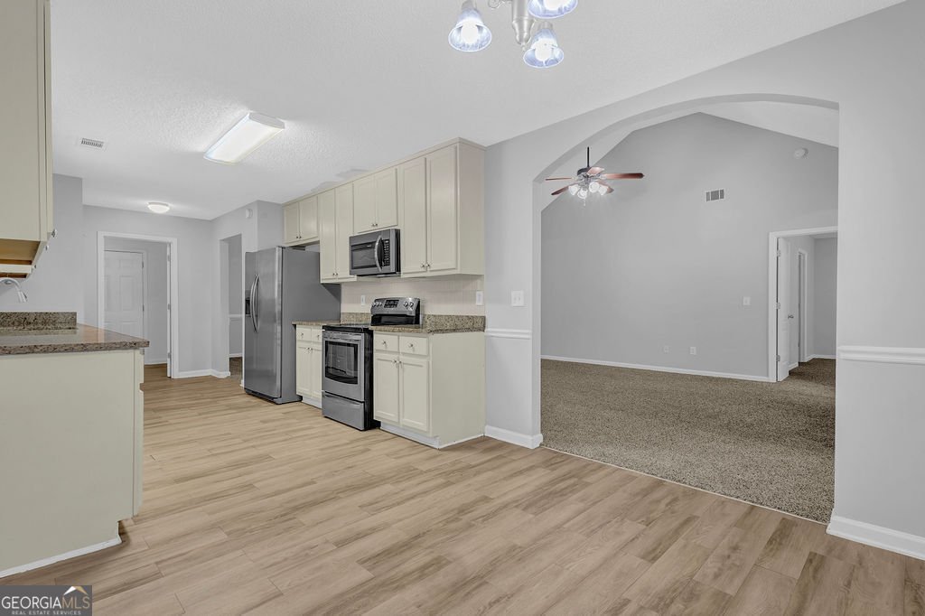 3946 Village Crossing Lane Ellenwood - 35