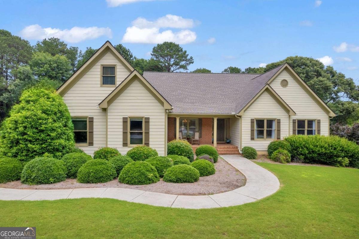 713 Lincoln Drive Winder - 1