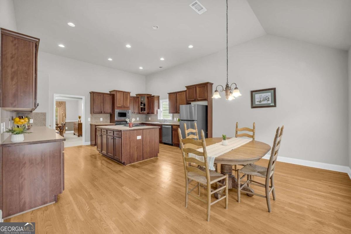 713 Lincoln Drive Winder - 24