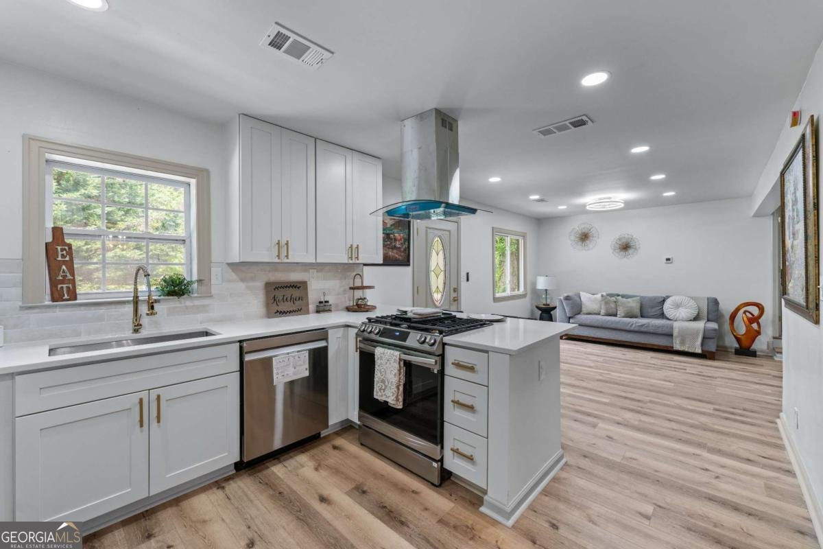 1819 Waldrep Circle Marietta - 1