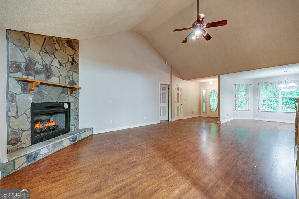 9327 Highway 52 Chatsworth - 14
